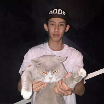 男生高大帅气的头像