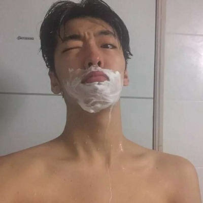 男生高大帅气的头像