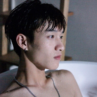 高清新潮的男生头像真实照片帅气图片