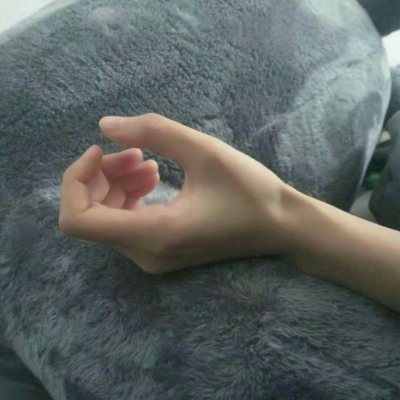 qq头像身体手部位男生