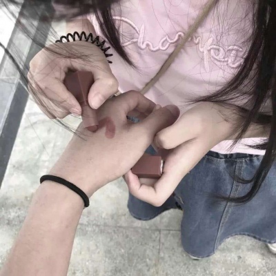 手控男女牵手头像