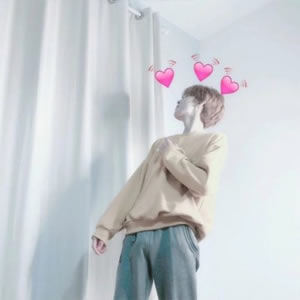 发射爱心情侣头像真人