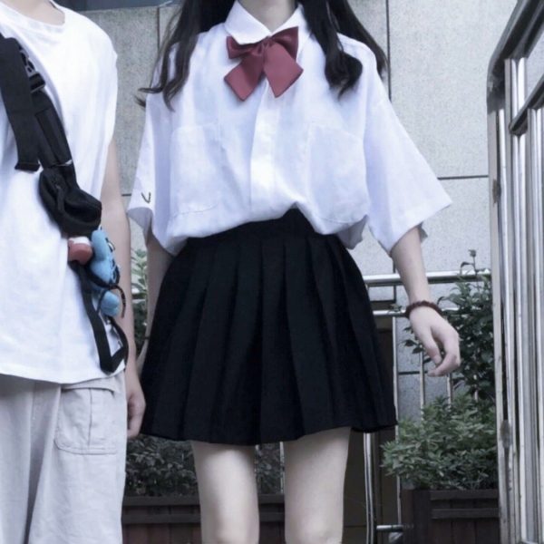 衬衫带领带情侣头像