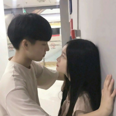 qq情侣头像双人两图