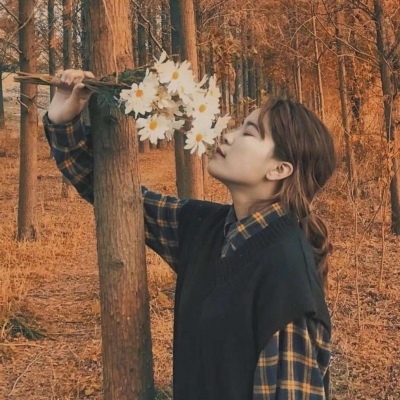 情侣头像捧花遮脸