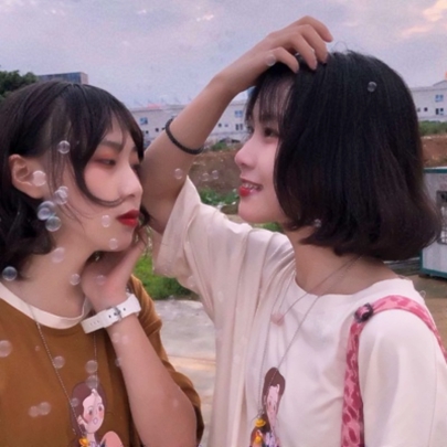 情侣头像女生