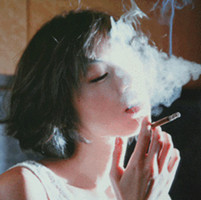 抽烟的女孩图片伤感图片