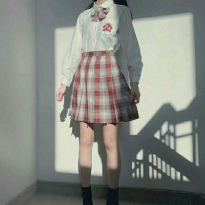 网图女生制服头像