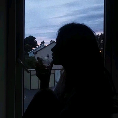 2020最火微丧女生头像