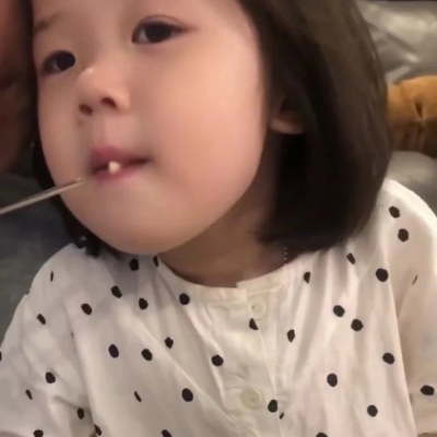 吃东西小女孩头像,女生头像图片