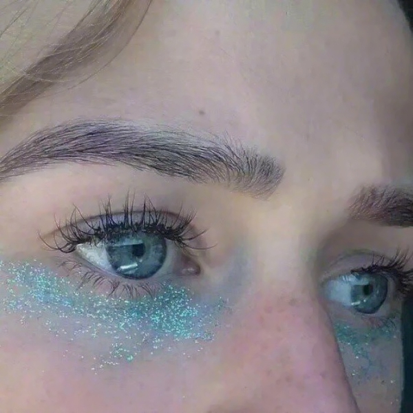 部位女头像眼睛