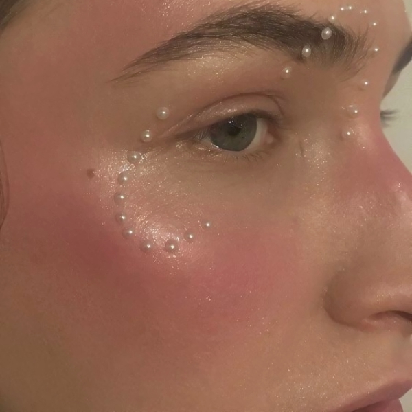 部位女头像眼睛