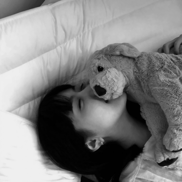 黑白唯美意境头像女生