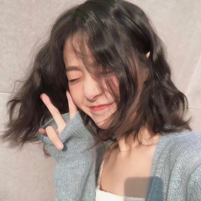 女生头像大笑温暖阳光