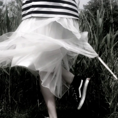 高清新潮的女生头像霸气超拽下半身图片