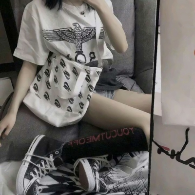 qq头像女生部位干净