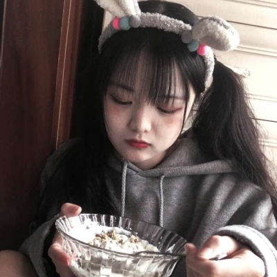 闺蜜头像短发两张