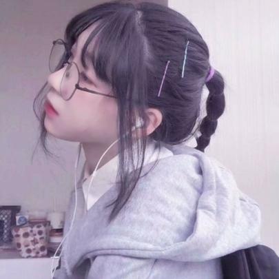高清漂亮戴圆眼镜的女生头像图片