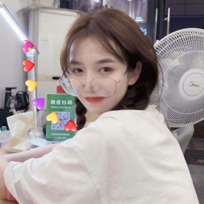 戴眼镜时尚好看女生头像图片大全