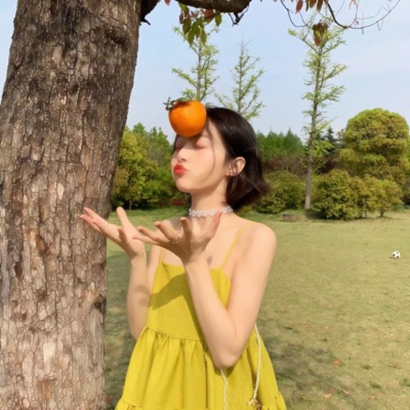 黄色女生头像