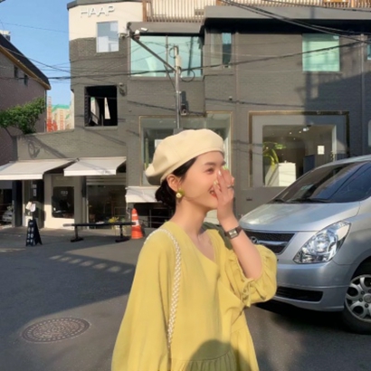 黄色女生头像