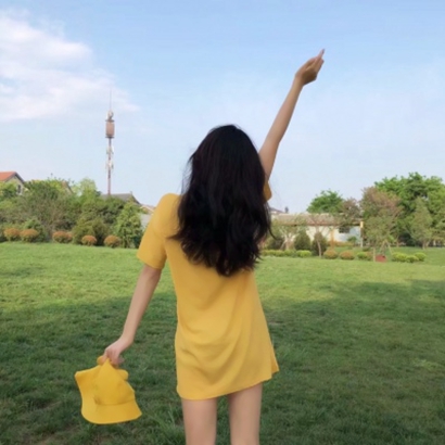 黄色女生头像