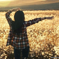 qq头像背影女生伤感图片