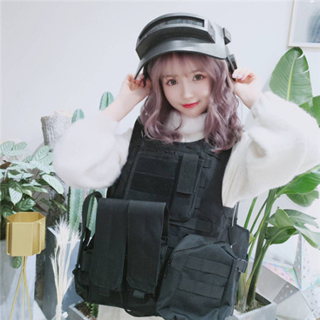 戴三级头的女生头像