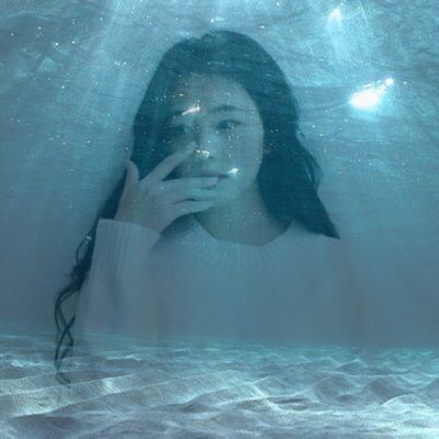 虚影模糊女生头像