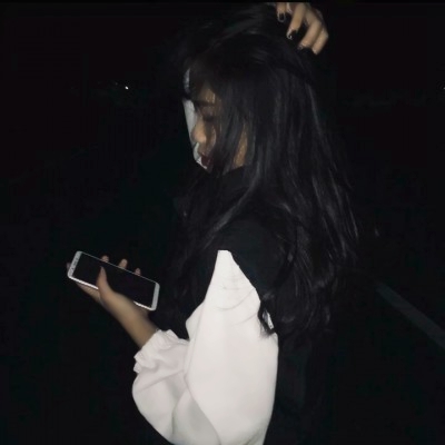 女生不露脸的qq头像