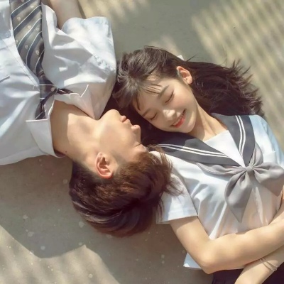 情侣甜甜的头像