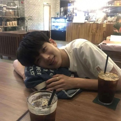 qq头像真人男生禁欲系