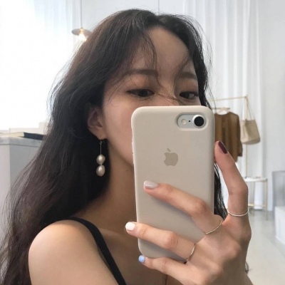 手机控头像女超拽可爱