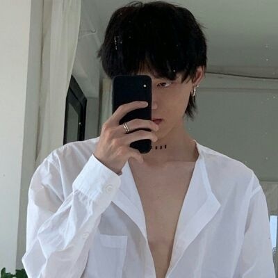 16帅气男生真人照片头像