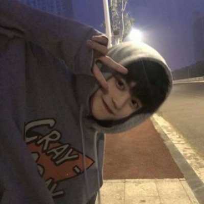 二十岁左右帅哥照片头像,男生头像图片