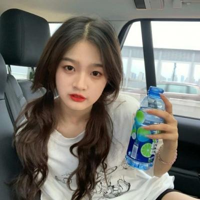 甜美女生头像清纯可爱图片