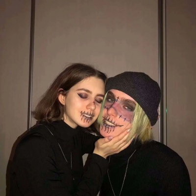 情侣头像外国人一男一女