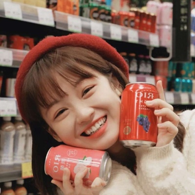 笑很甜的女生头像