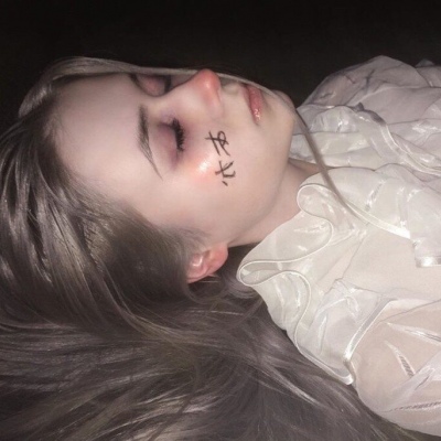 qq头像女生外国人