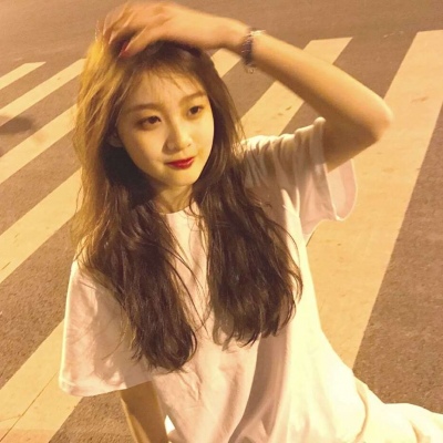 橙色系头像女