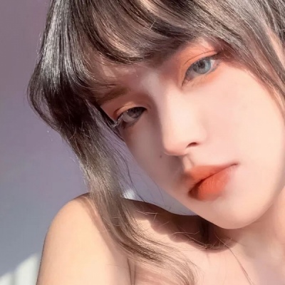 冷酷很拽的女生头像