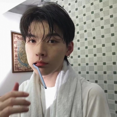 男生头像英俊帅气