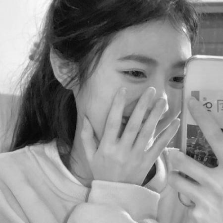 黑色头像女伤感