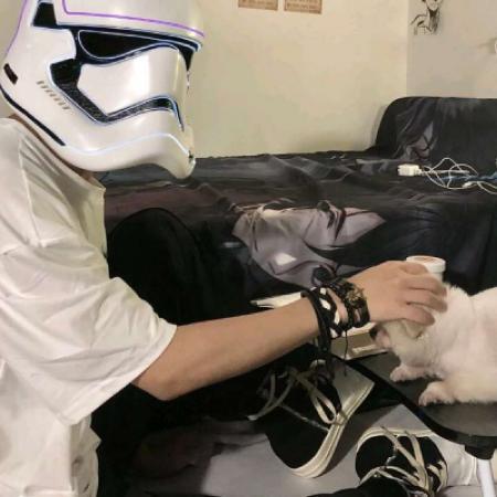男生与狗狗头像