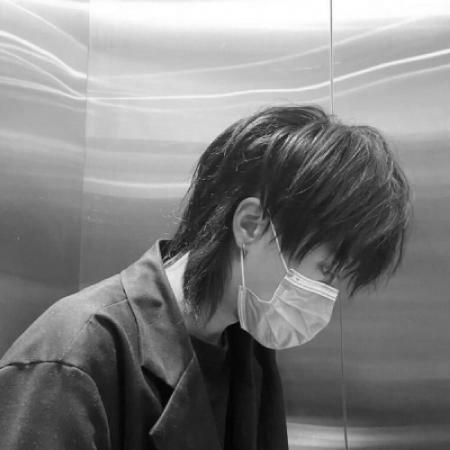 帅哥黑白照片头像