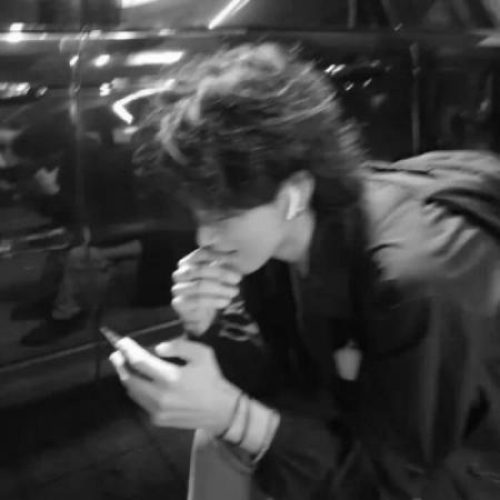 黑白高清男头像