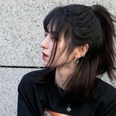 侧颜女生头像真人