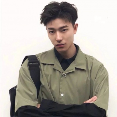 高清好看的帅气成熟男生头像大图