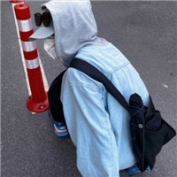 温柔投降拽酷个性男生头像