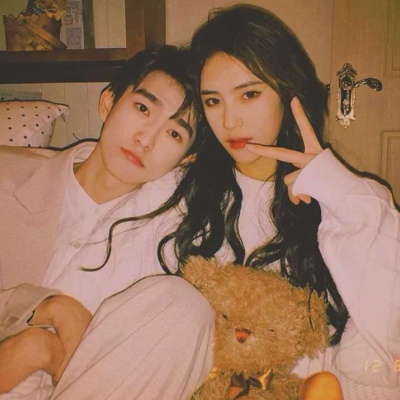 2021跨年秀恩爱的港风意境情侣头像